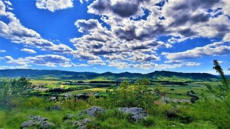 Teodosijev križ nad vasjo Vrhpolje